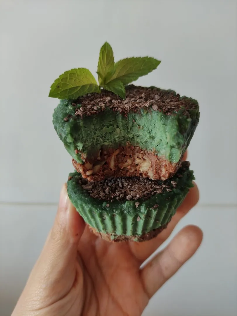 Mint-Choco Raw Detox Cupcakes