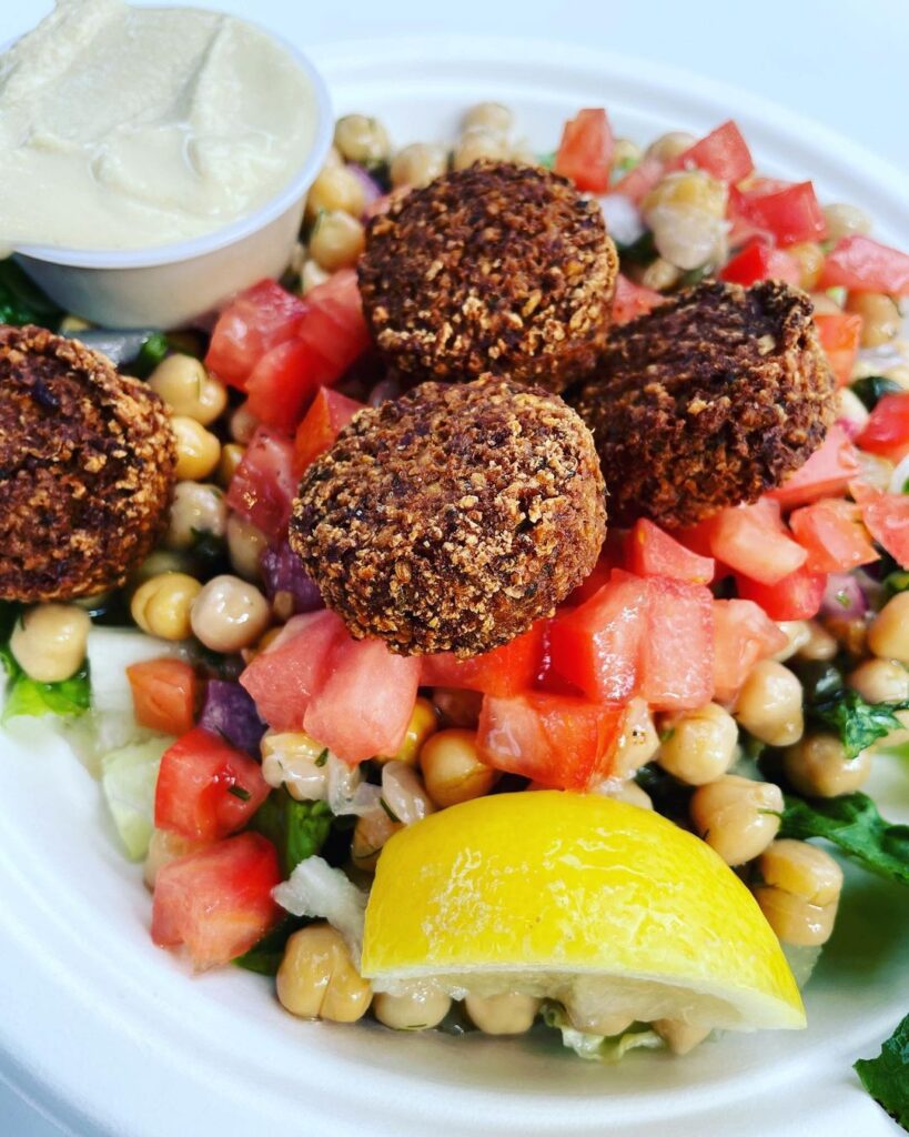 Santorini salad and falafel for lunch: Moonman fitness and lifestyle coach🇨🇦