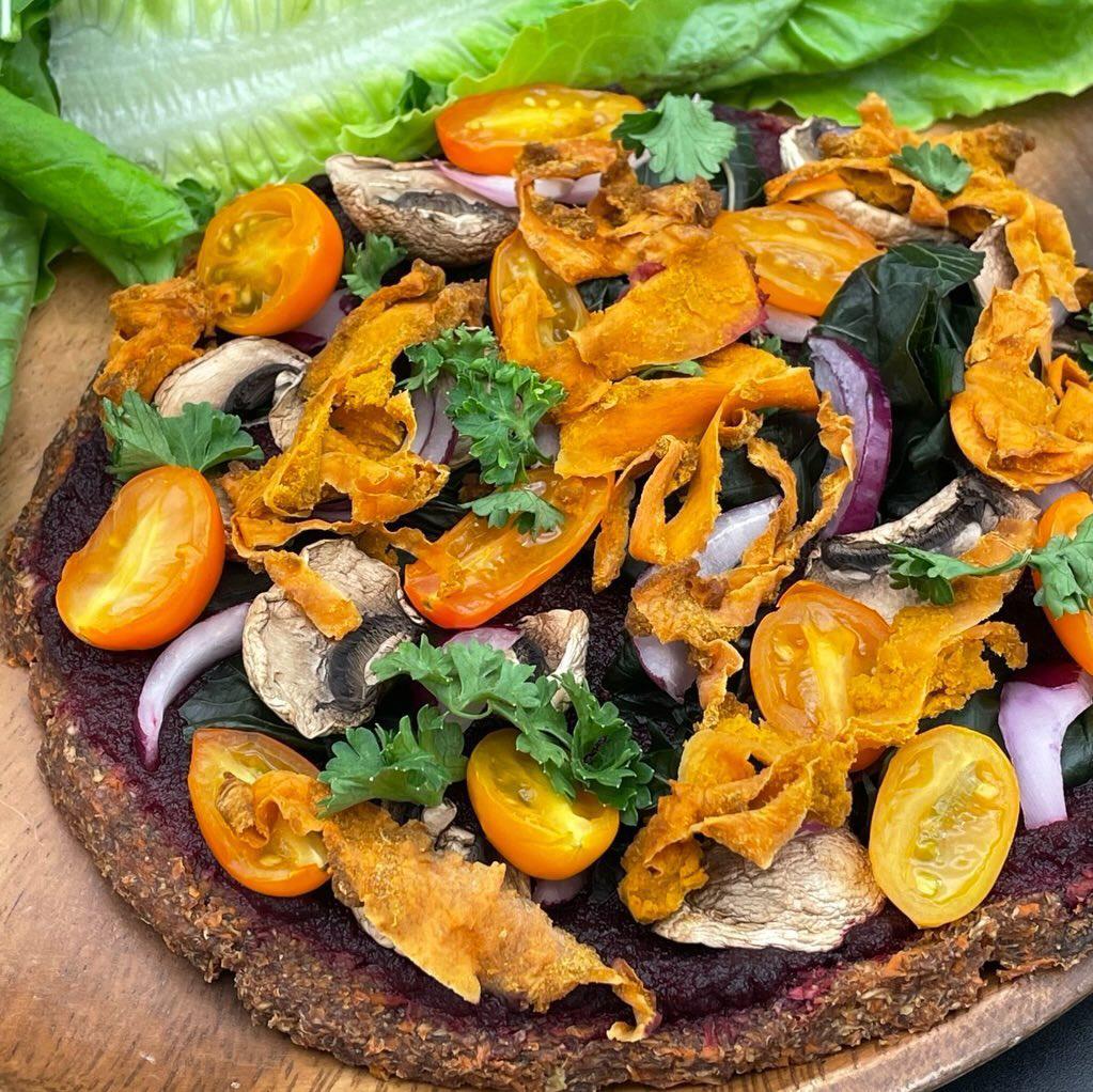 One of my raw vegan pizzas: Leanne Hill | Raw Vegan