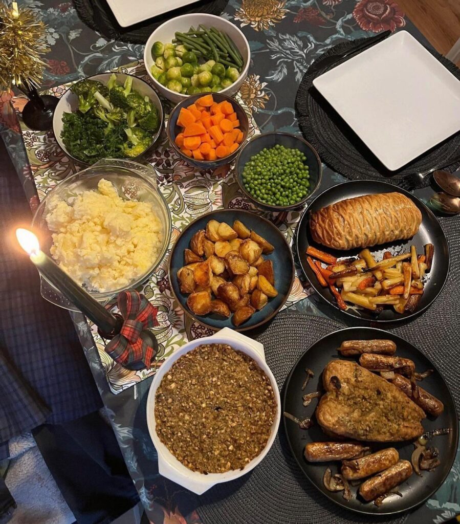 Millie 🌱 - My home cooked Christmas dinner with all the trimmings!
