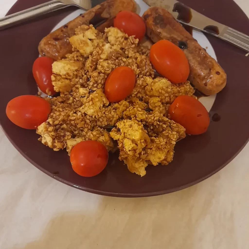 The same dish with added tomatoes & Richmond ( meat free ) sausages ! 😋 Susan Leeming