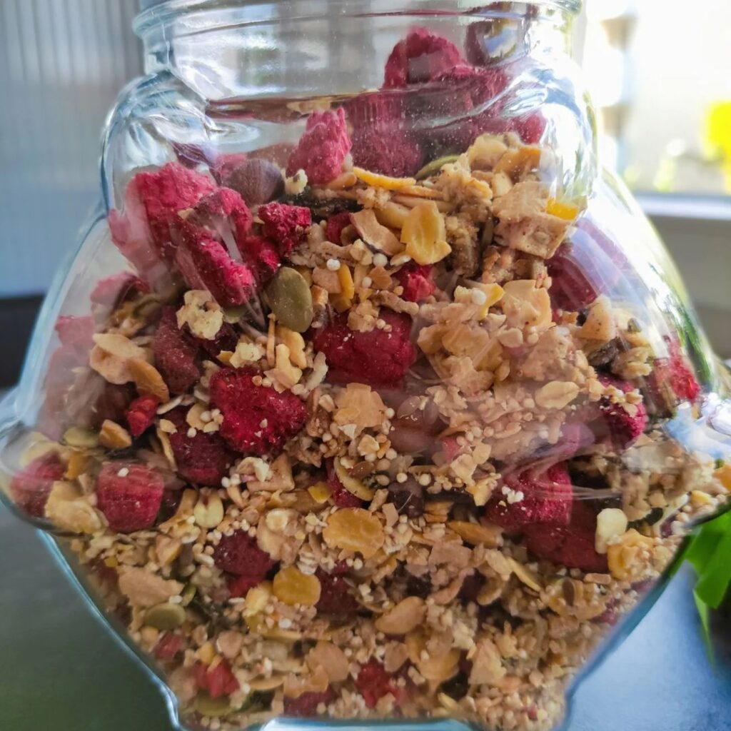 New Box Homemade Granola- Waltraud Koné