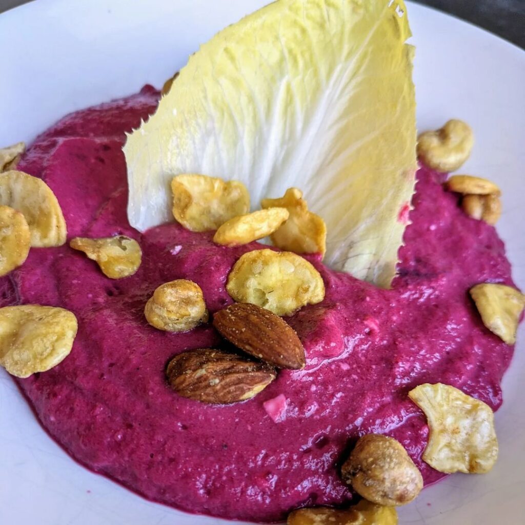 BEETROOT HUMMUS - Waltraud Koné